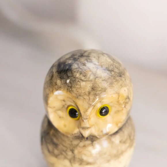 Vintage Medium Grey Cream Alabaster Owl Figurine - Picture 3 of 5